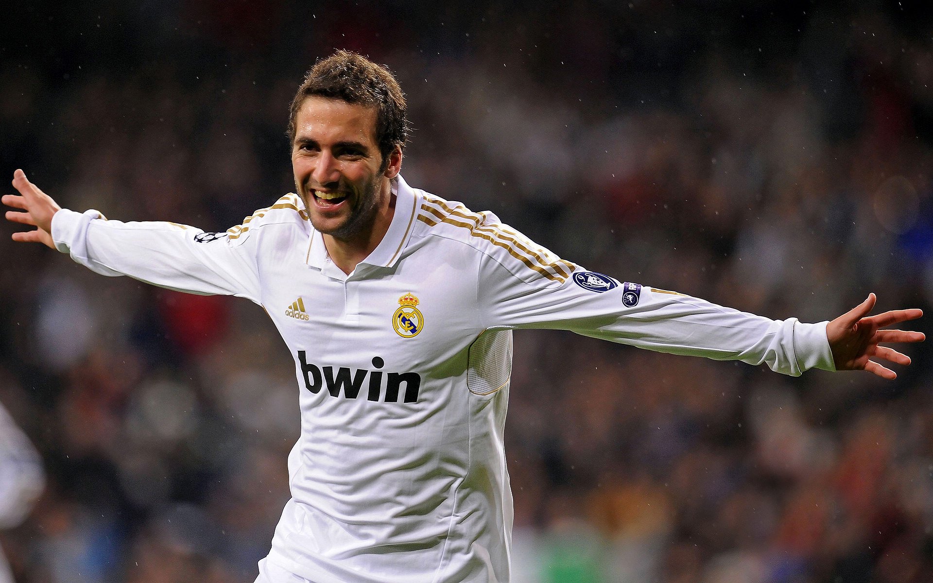 男子200蝶美队实现包揽